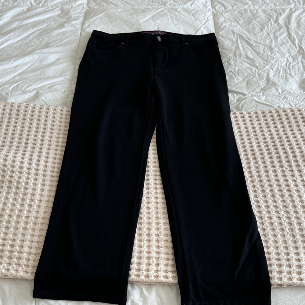 Gloria Vanderbilt Black Amanda Pants size 12P